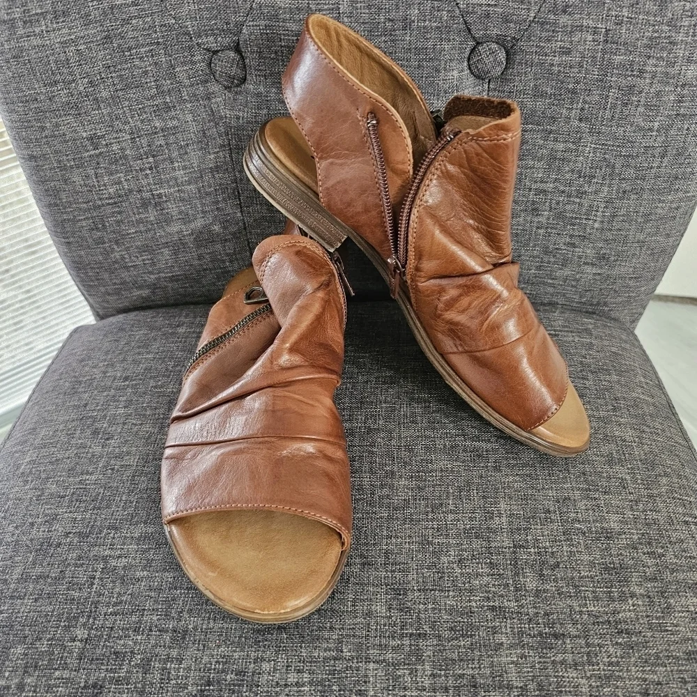 Miz Mooz Dylan Leather Sandals